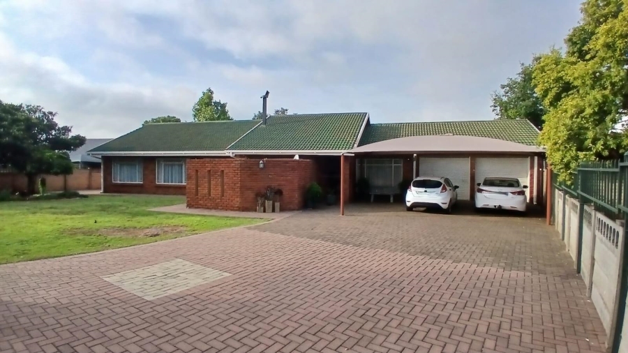 3 Bedroom Property for Sale in Fichardt Park Free State